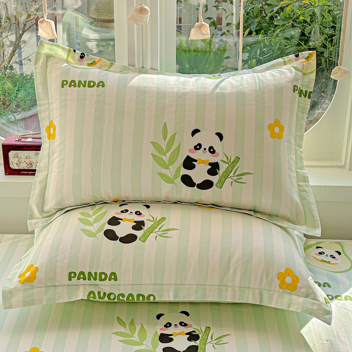 91家纺网 家纺一手货源 找家纺 恩泽家纺 2026春夏新款全棉纯棉12868印花四件套及单品系列-单枕套枕套单件 熊猫与牛油果