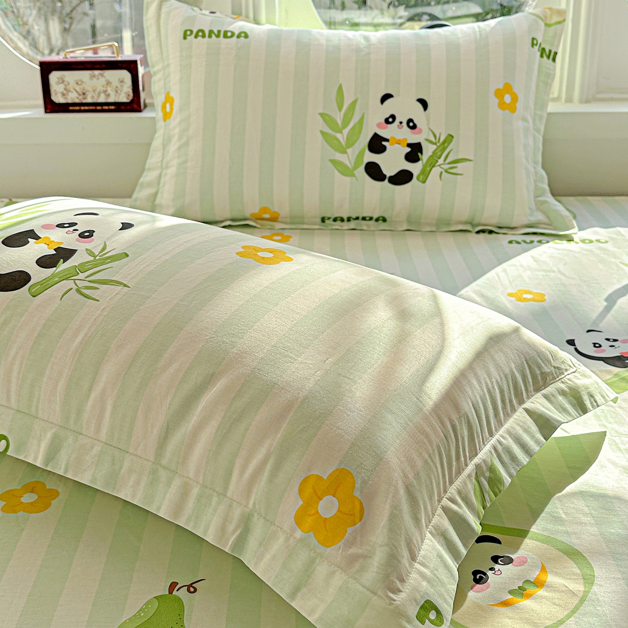 91家纺网 家纺一手货源 找家纺 恩泽家纺 2026春夏新款全棉纯棉12868印花四件套及单品系列-单枕套枕套单件 熊猫与牛油果