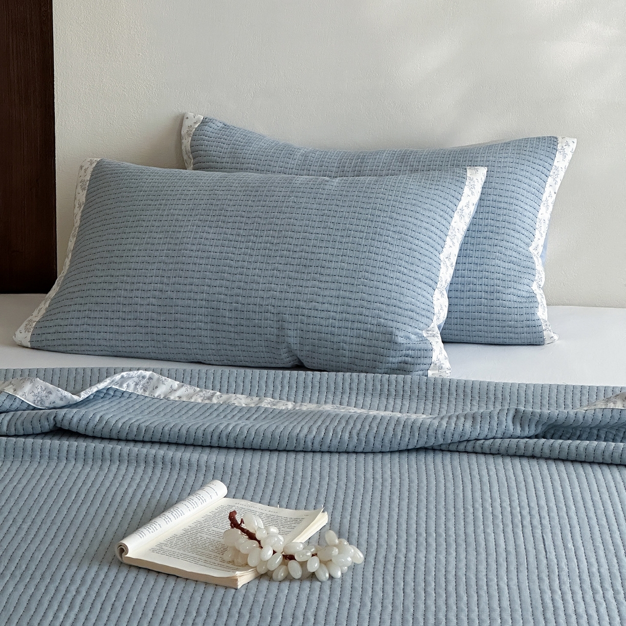 91家纺网 家纺一手货源 找家纺 （总）漫时光 2026新款全棉穿绳提花床盖-慢织