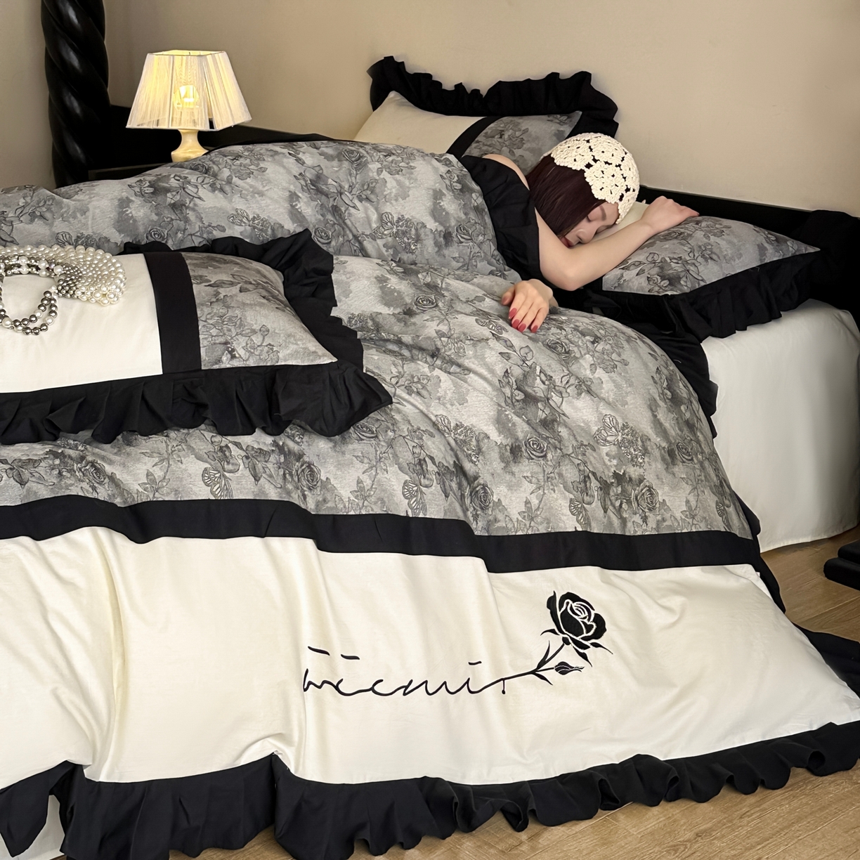 91家纺网 家纺一手货源 找家纺 （总）宇航家纺 2026春夏新款法式全棉纯棉拼接60s色织提花绣花四件套