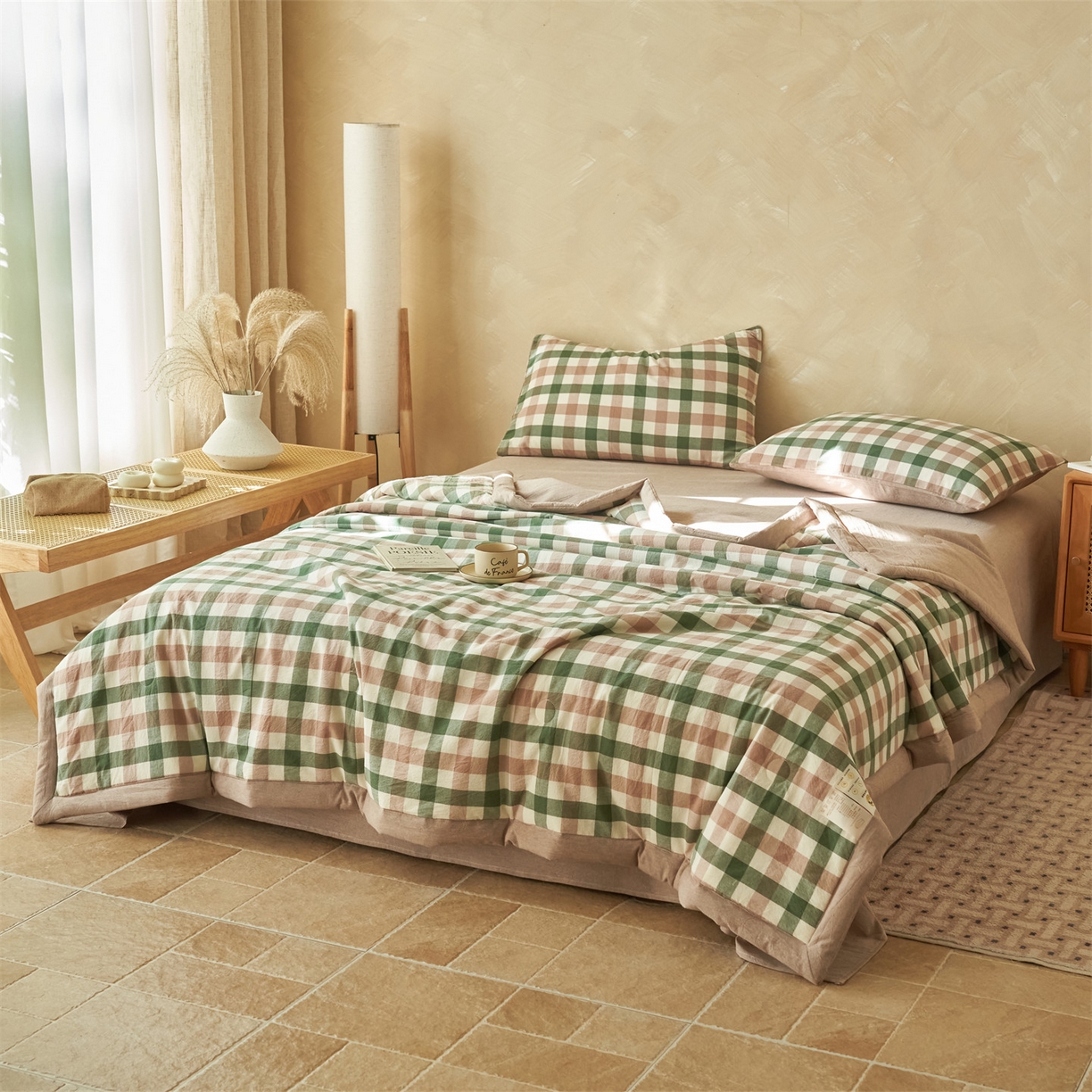 91家纺网 家纺一手货源 找家纺 恒爱家纺 2026新款A类色织全棉水洗夏被四件套 HA绿棕格