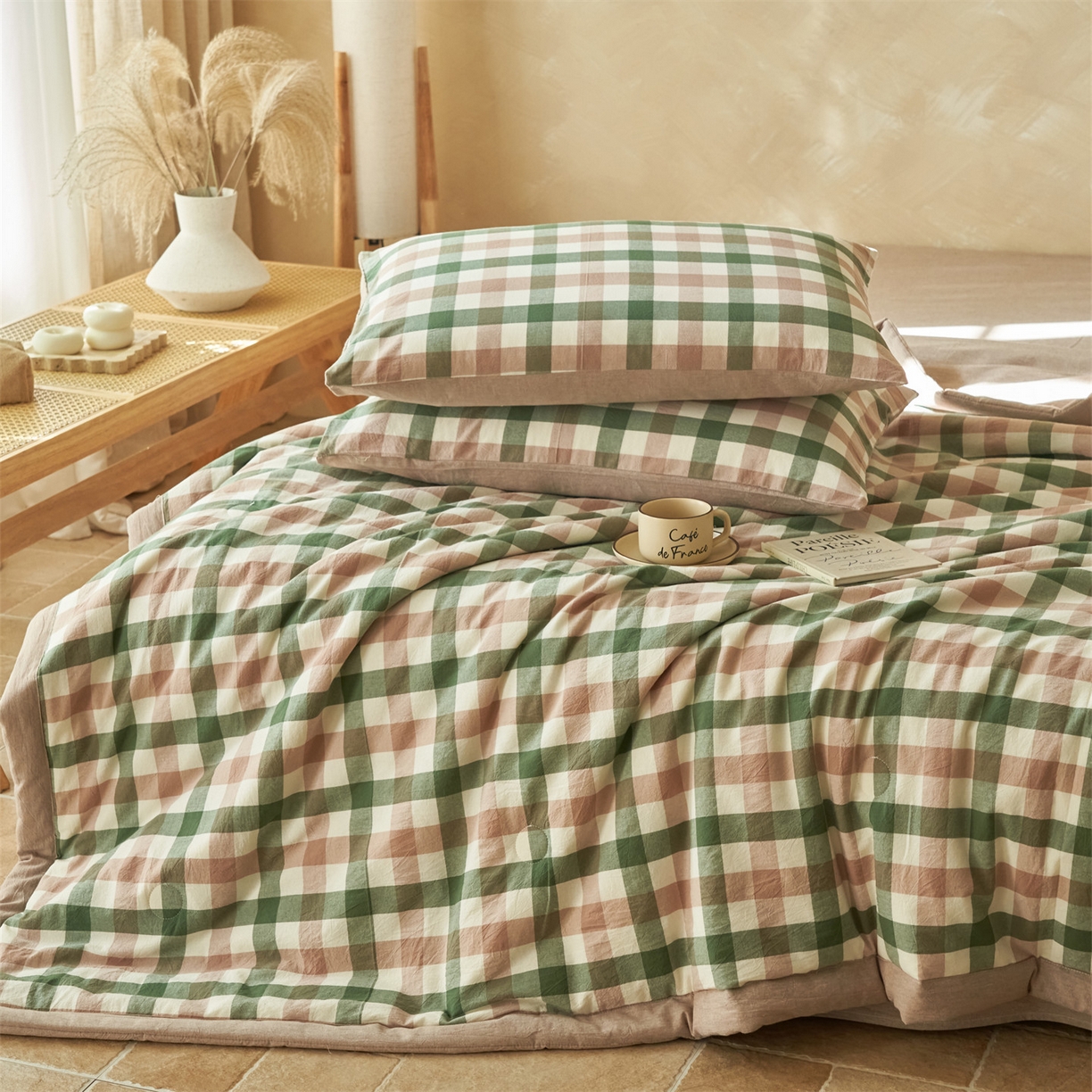 91家纺网 家纺一手货源 找家纺 恒爱家纺 2026新款A类色织全棉水洗夏被四件套 HA绿棕格