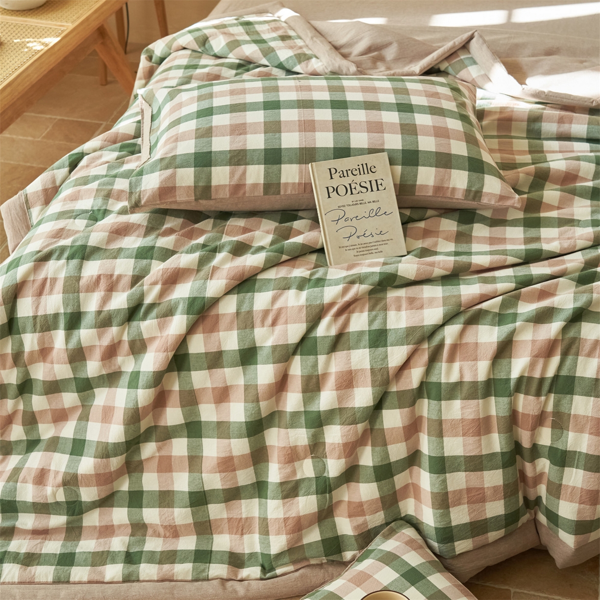 91家纺网 家纺一手货源 找家纺 恒爱家纺 2026新款A类色织全棉水洗夏被四件套 HA绿棕格