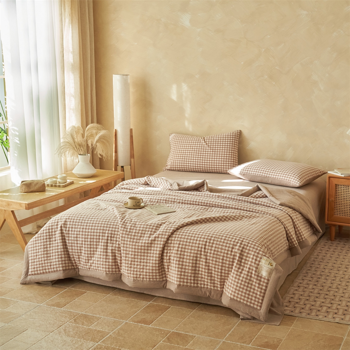 91家纺网 家纺一手货源 找家纺 恒爱家纺 2026新款A类色织全棉水洗夏被四件套 HA驼小格