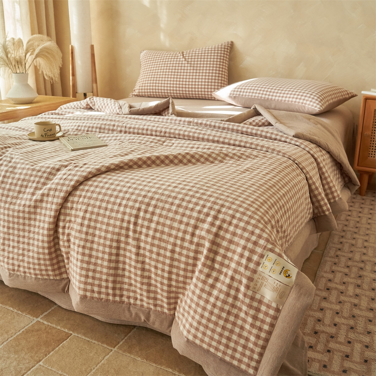 91家纺网 家纺一手货源 找家纺 恒爱家纺 2026新款A类色织全棉水洗夏被四件套 HA驼小格