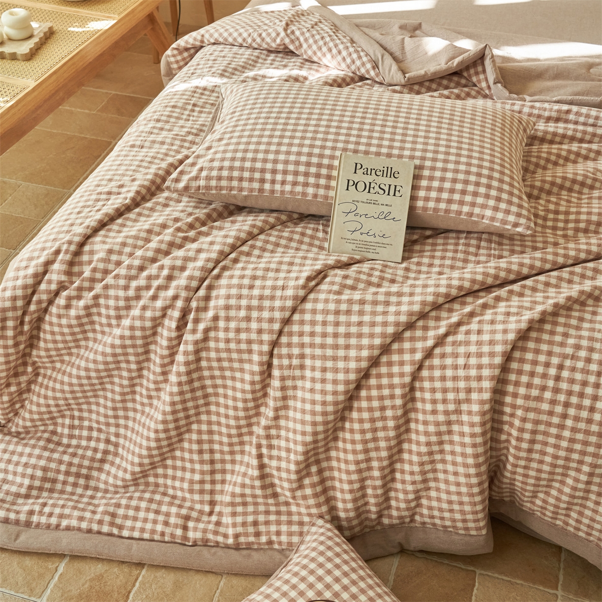 91家纺网 家纺一手货源 找家纺 恒爱家纺 2026新款A类色织全棉水洗夏被四件套 HA驼小格