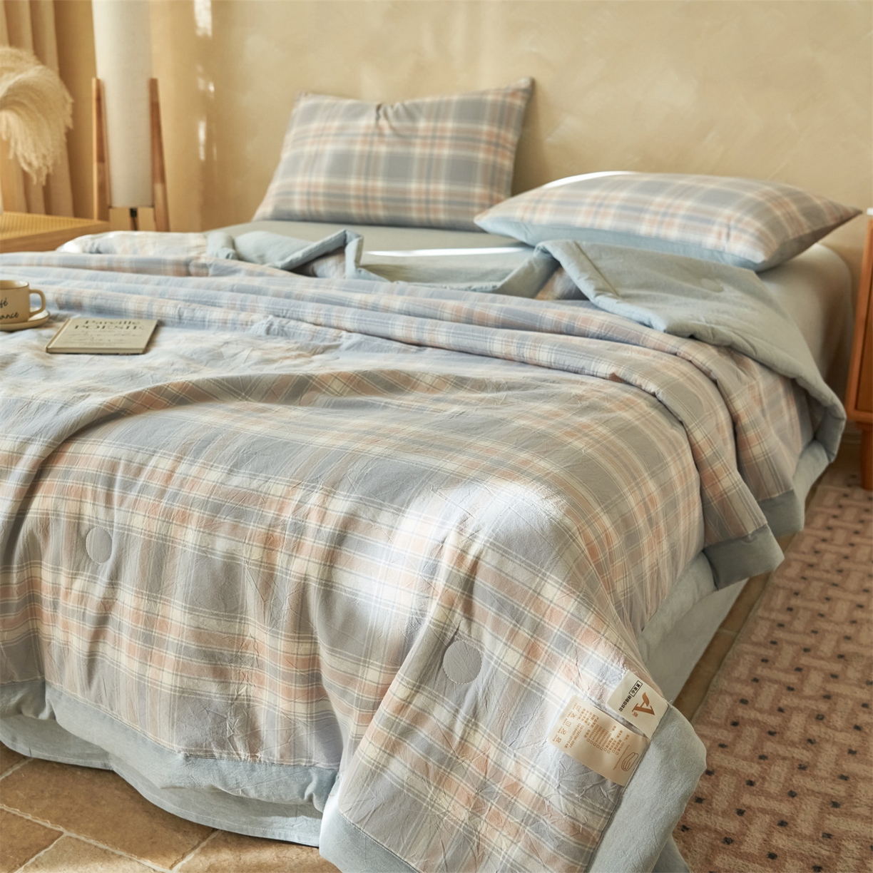 91家纺网 家纺一手货源 找家纺 恒爱家纺 2026新款A类色织全棉水洗夏被四件套 NLS娇气-蓝