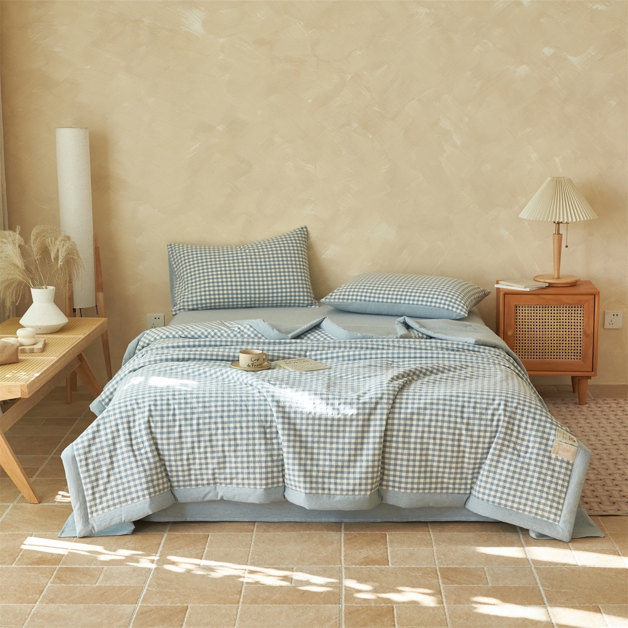 91家纺网 家纺一手货源 找家纺 恒爱家纺 2026新款A类色织全棉水洗夏被四件套 NLS蓝小格