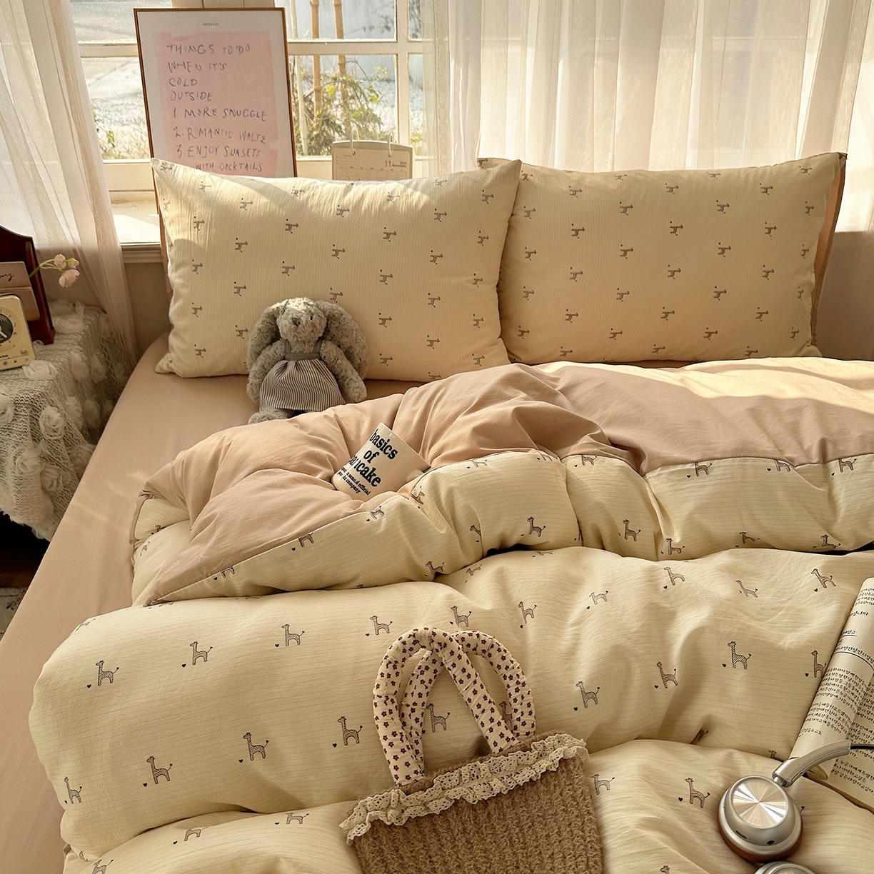 91家纺网 家纺一手货源 找家纺 初夏家纺 2026 古法仿棉水洗四件套A类被罩床单三件套床上用品卡通可爱【提供买家秀】 线条长颈鹿