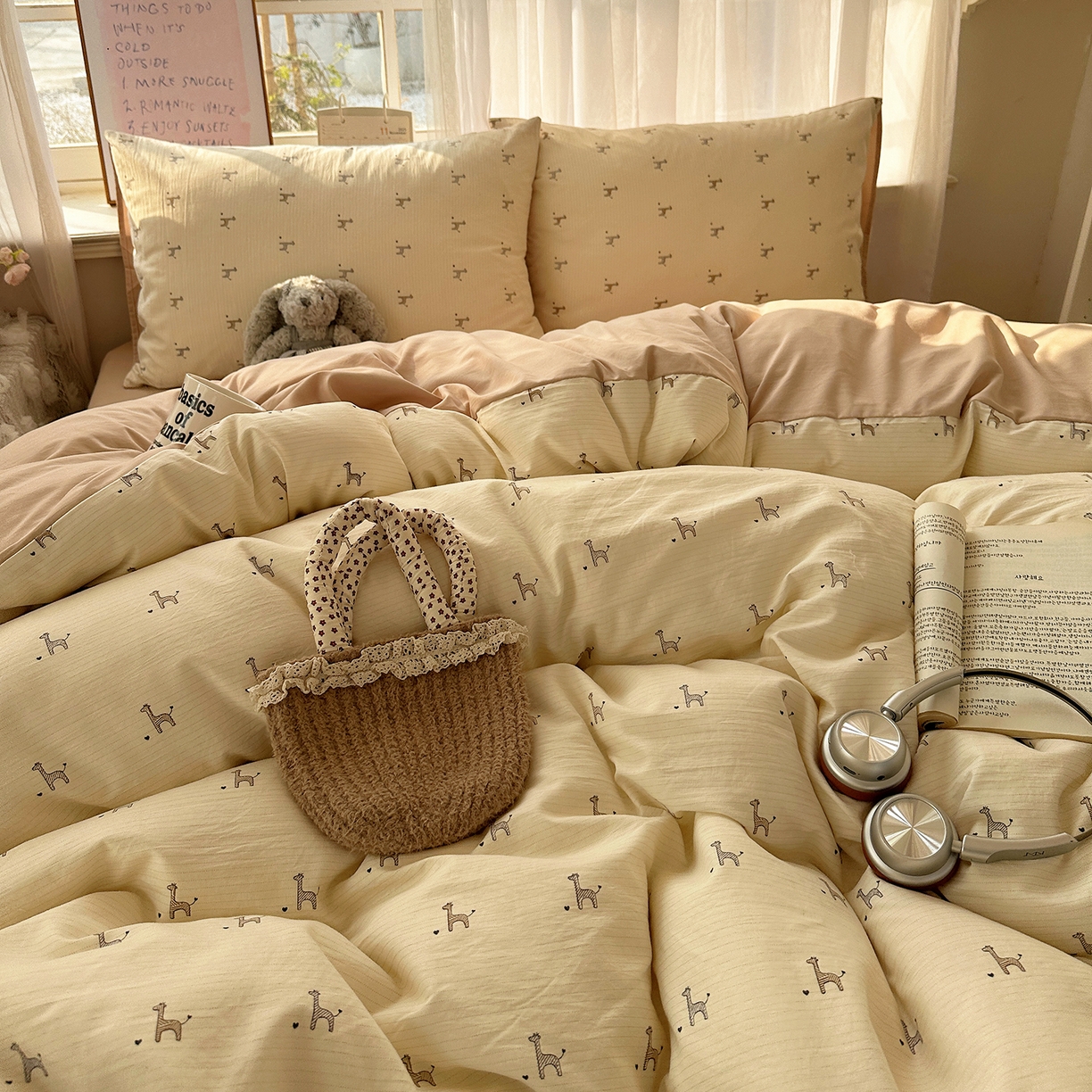 91家纺网 家纺一手货源 找家纺 初夏家纺 2026 古法仿棉水洗四件套A类被罩床单三件套床上用品卡通可爱【提供买家秀】 线条长颈鹿