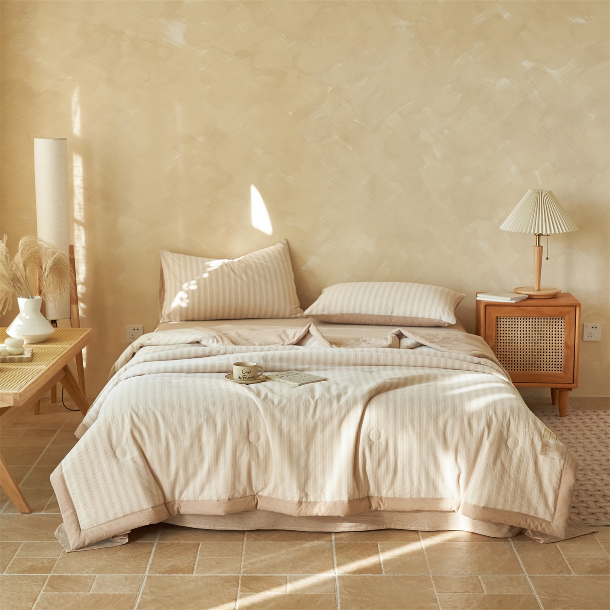 91家纺网 家纺一手货源 找家纺 恒爱家纺 2026新款A类色织全棉水洗夏被四件套 NLS乐事-米