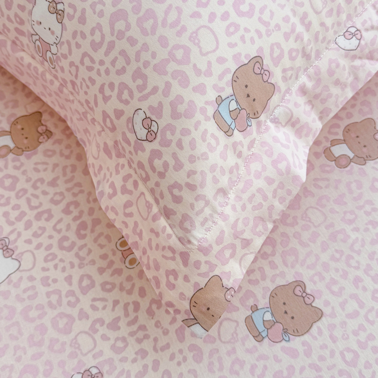 91家纺网 家纺一手货源 找家纺 安逸家纺 2026新款全棉纯棉印花12868系列-枕套单件单枕套 豹纹KT粉