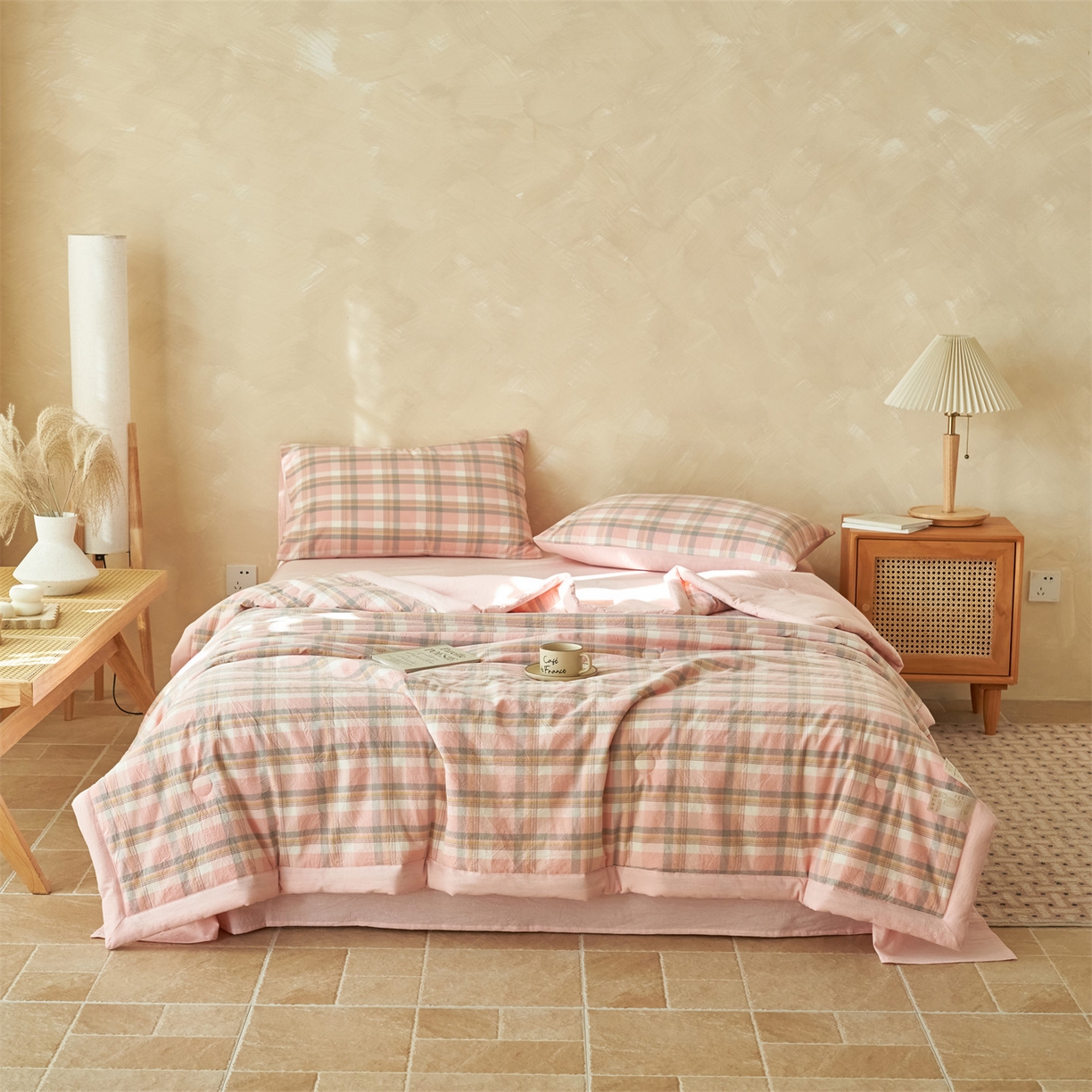 91家纺网 家纺一手货源 找家纺 恒爱家纺 2026新款A类色织全棉水洗夏被四件套 NLS莫尼-玉