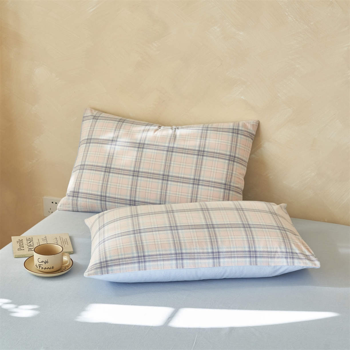 91家纺网 家纺一手货源 找家纺 恒爱家纺 2026新款A类色织全棉水洗夏被四件套 NS春野-粉蓝