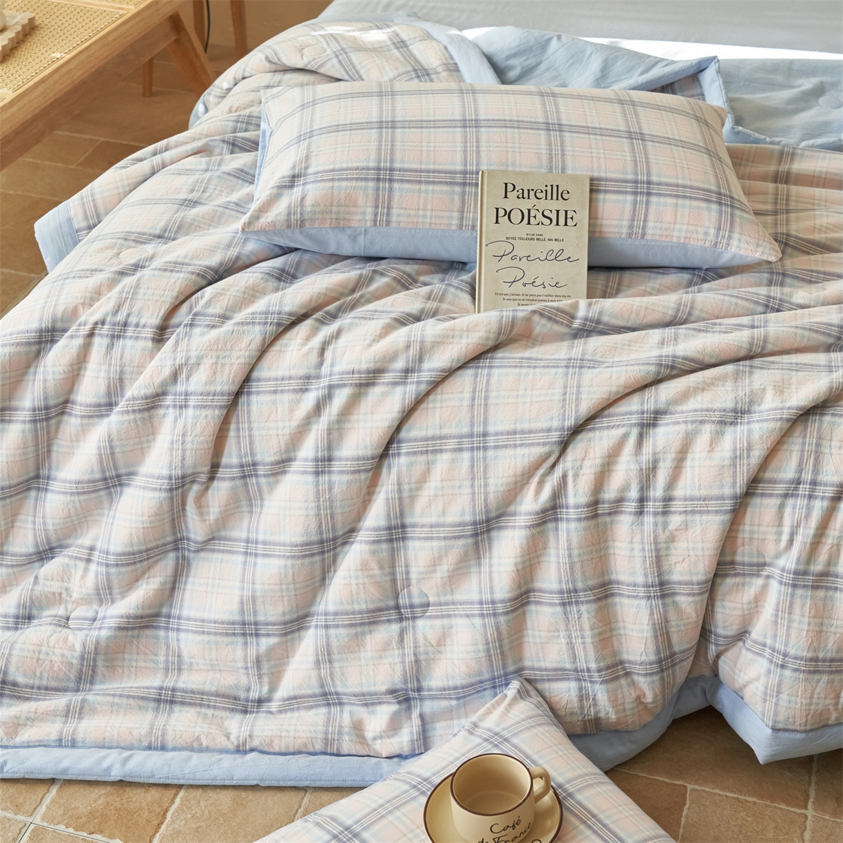 91家纺网 家纺一手货源 找家纺 恒爱家纺 2026新款A类色织全棉水洗夏被四件套 NS春野-粉蓝