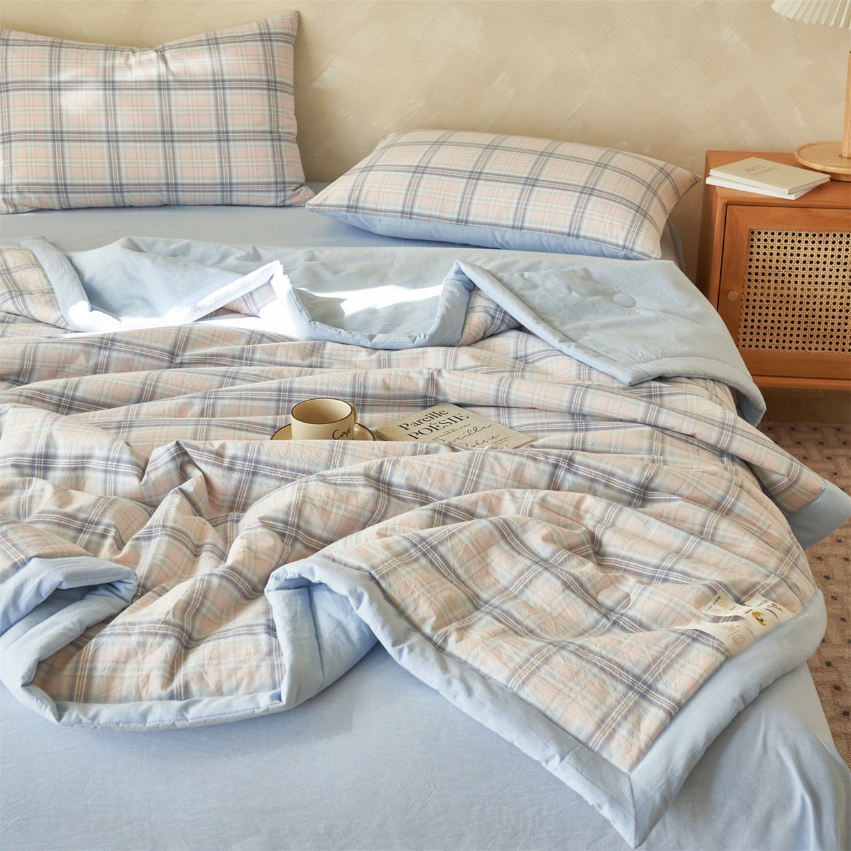 91家纺网 家纺一手货源 找家纺 恒爱家纺 2026新款A类色织全棉水洗夏被四件套 NS春野-粉蓝