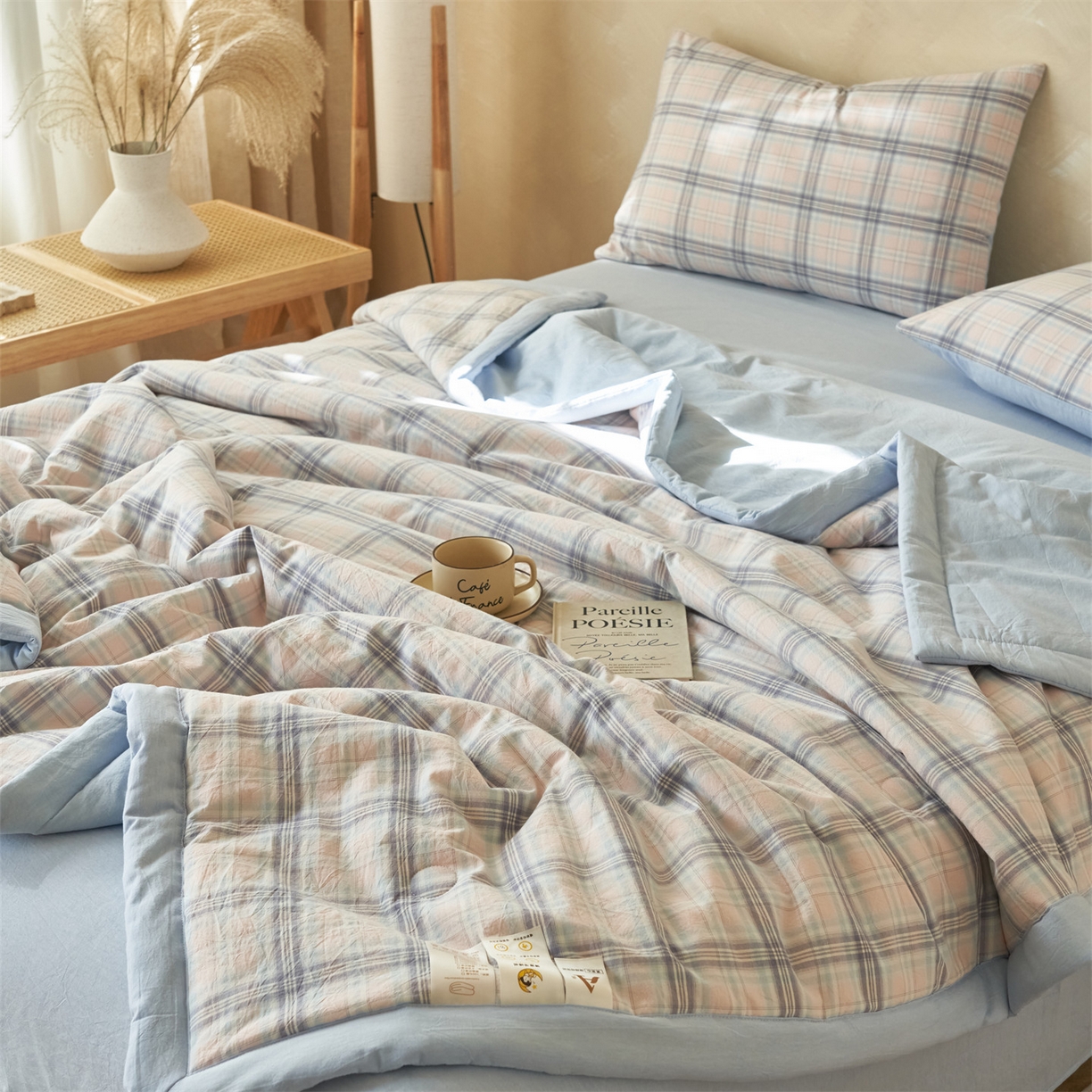 91家纺网 家纺一手货源 找家纺 恒爱家纺 2026新款A类色织全棉水洗夏被四件套 NS春野-粉蓝