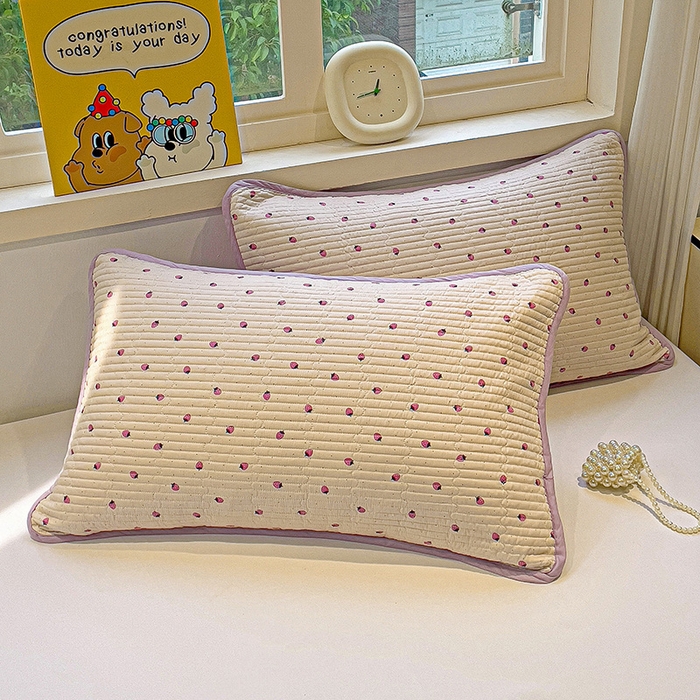 91家纺网 家纺一手货源 找家纺 漫时光 2026新款全棉新疆棉花夹层枕套单品 小草莓