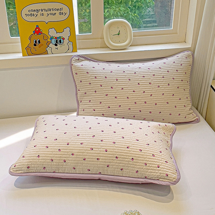 91家纺网 家纺一手货源 找家纺 漫时光 2026新款全棉新疆棉花夹层枕套单品 小草莓