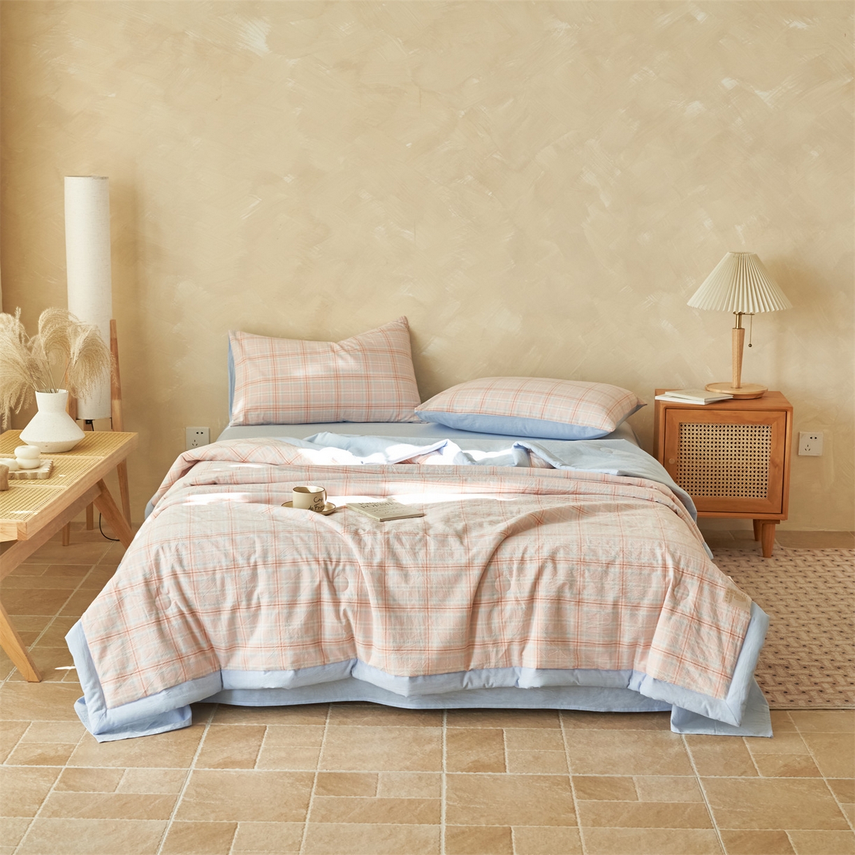 91家纺网 家纺一手货源 找家纺 恒爱家纺 2026新款A类色织全棉水洗夏被四件套 NS春野-桔