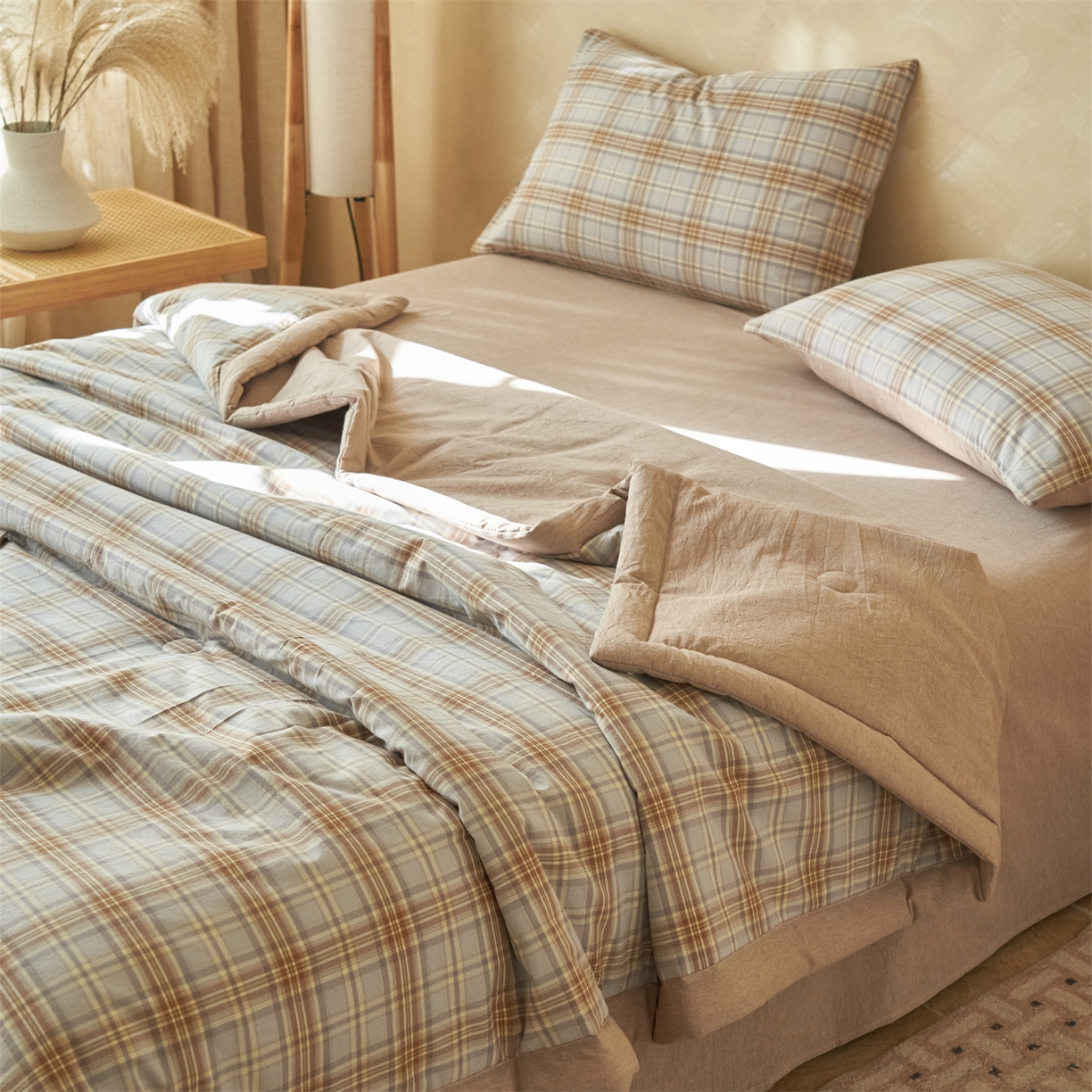 91家纺网 家纺一手货源 找家纺 恒爱家纺 2026新款A类色织全棉水洗夏被四件套 NS春野-咖