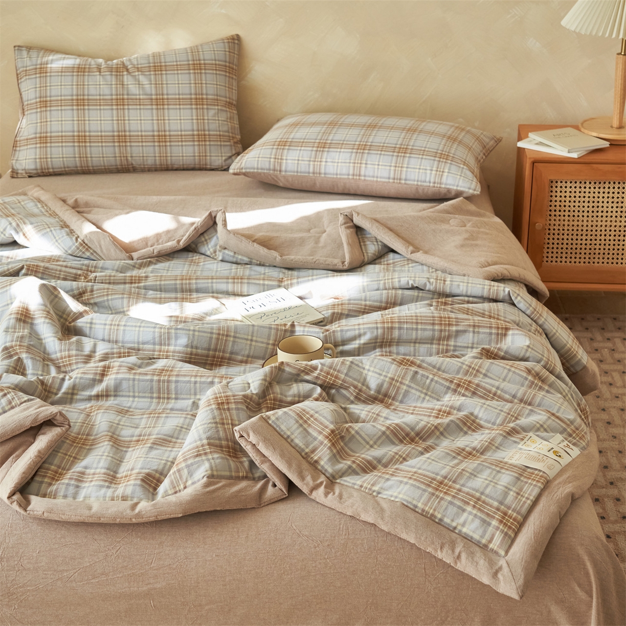 91家纺网 家纺一手货源 找家纺 恒爱家纺 2026新款A类色织全棉水洗夏被四件套 NS春野-咖