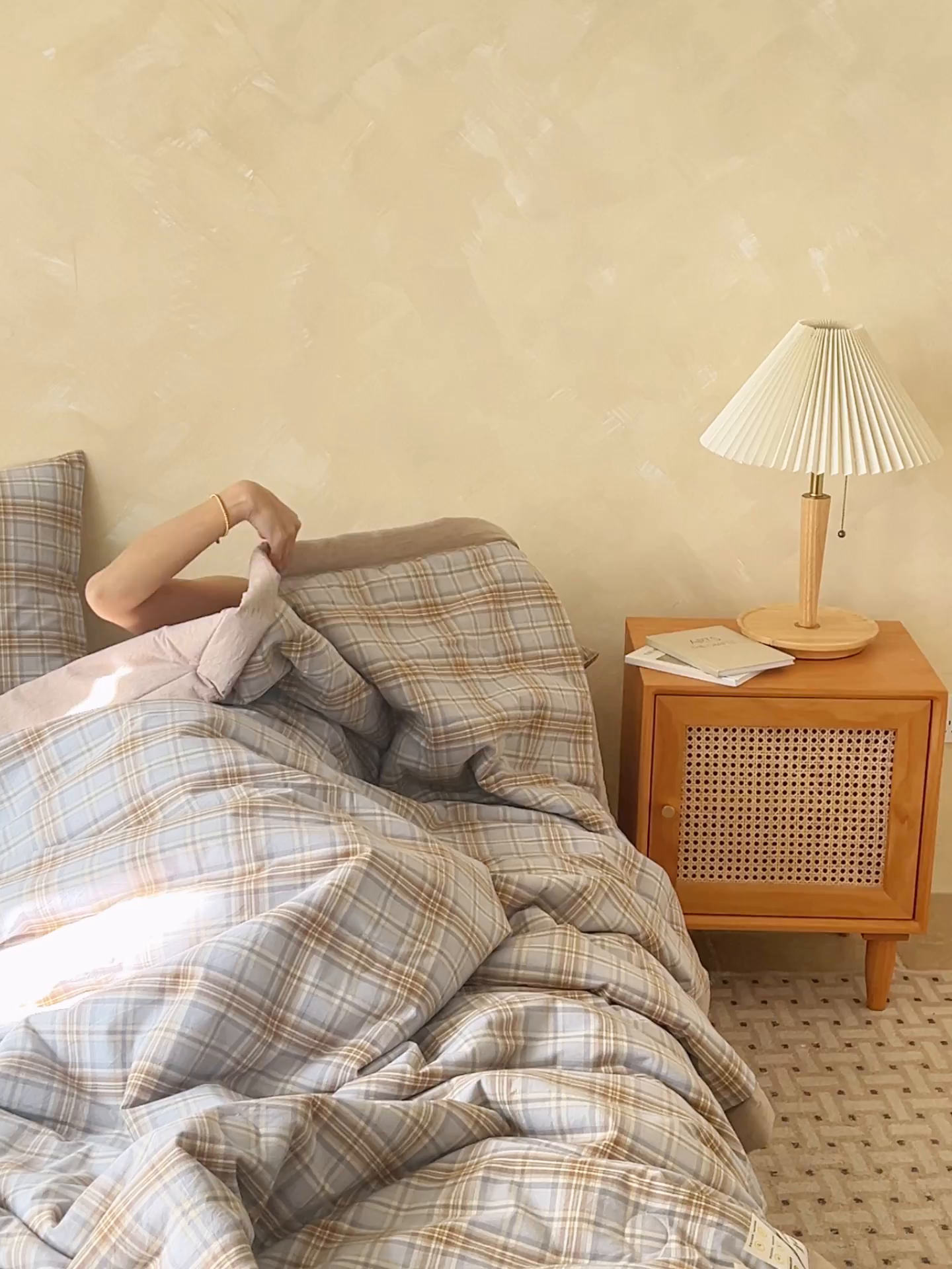 91家纺网 家纺一手货源 找家纺 恒爱家纺 2026新款A类色织全棉水洗夏被四件套 NS春野-咖