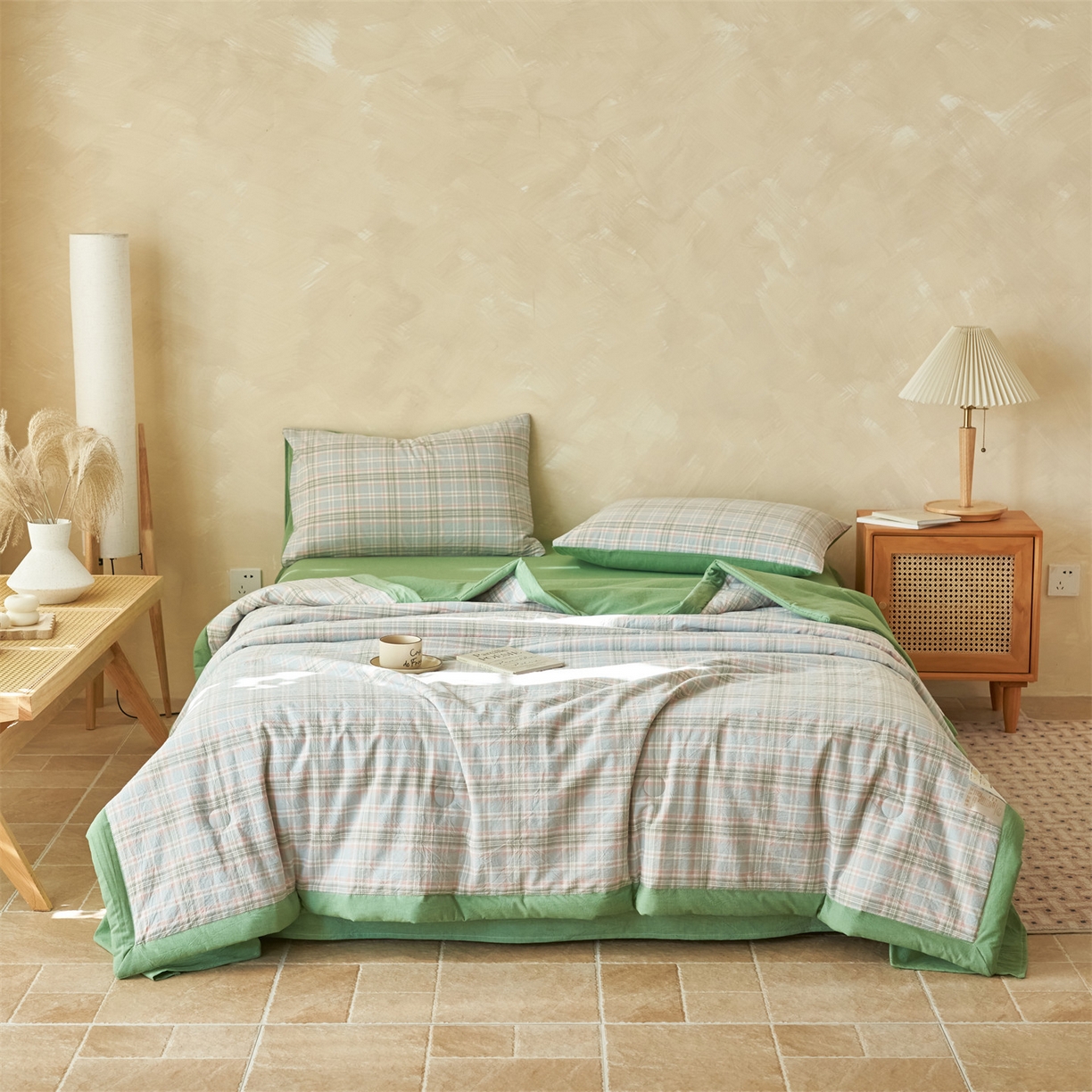 91家纺网 家纺一手货源 找家纺 恒爱家纺 2026新款A类色织全棉水洗夏被四件套 NS春野-绿