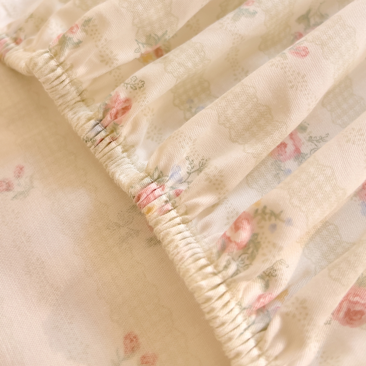 91家纺网 家纺一手货源 找家纺 DoDo 兜兜 2026新款全棉纯棉小碎花单床笠床笠单件单品床笠（可定做尺寸） 春之序曲