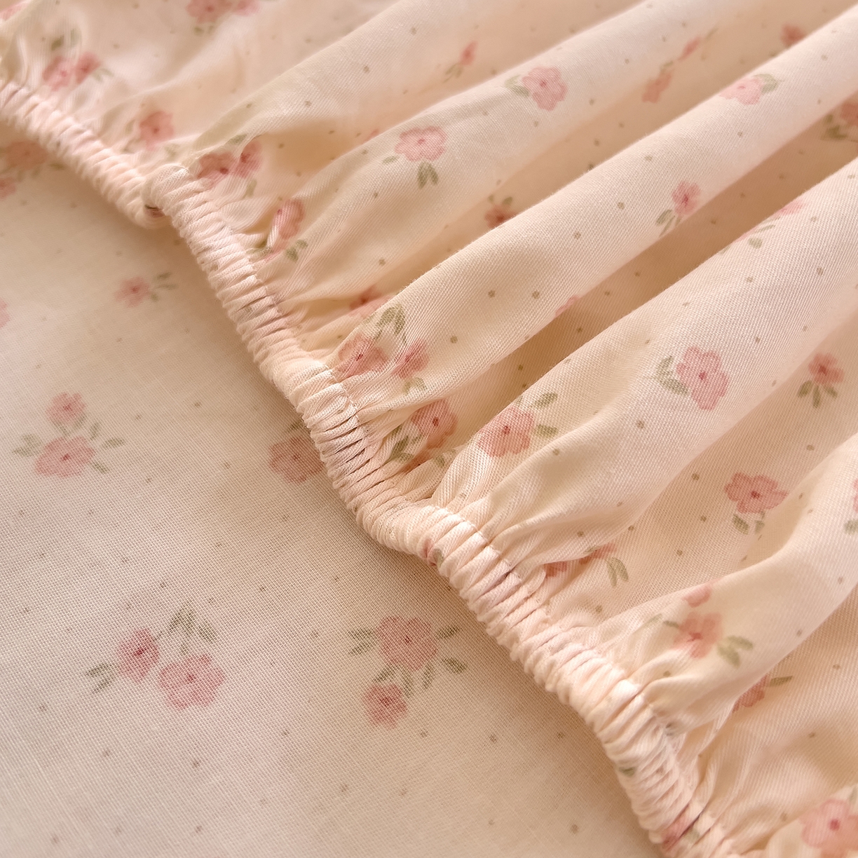 91家纺网 家纺一手货源 找家纺 DoDo 兜兜 2026新款全棉纯棉小碎花单床笠床笠单件单品床笠（可定做尺寸） 拥抱美好