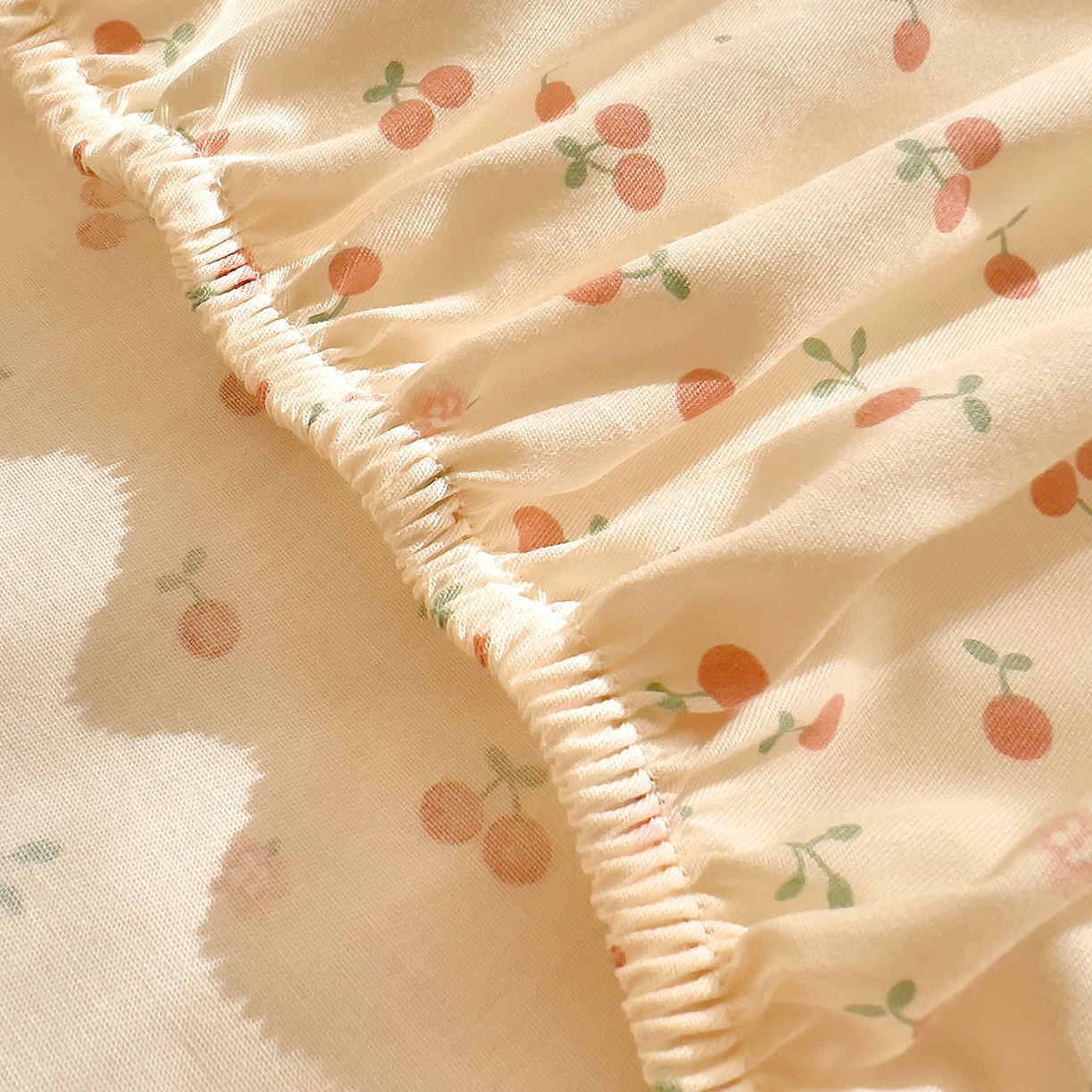 91家纺网 家纺一手货源 找家纺 DoDo 兜兜 2026新款全棉纯棉小碎花单床笠床笠单件单品床笠（可定做尺寸） 奶冻樱桃-粉