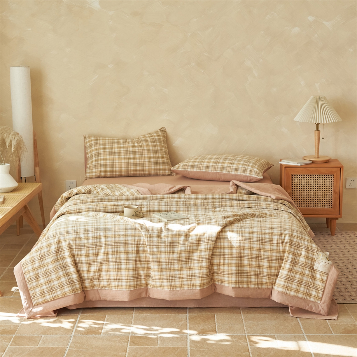 91家纺网 家纺一手货源 找家纺 恒爱家纺 2026新款A类色织全棉水洗夏被四件套 NS利奥-卡其