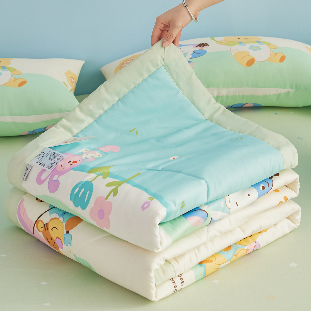 91家纺网 家纺一手货源 找家纺 尊妙被业 2026年新款全棉纯棉印花100%棉花夏被四件套被子被芯-卡通风 蜜糖晴天