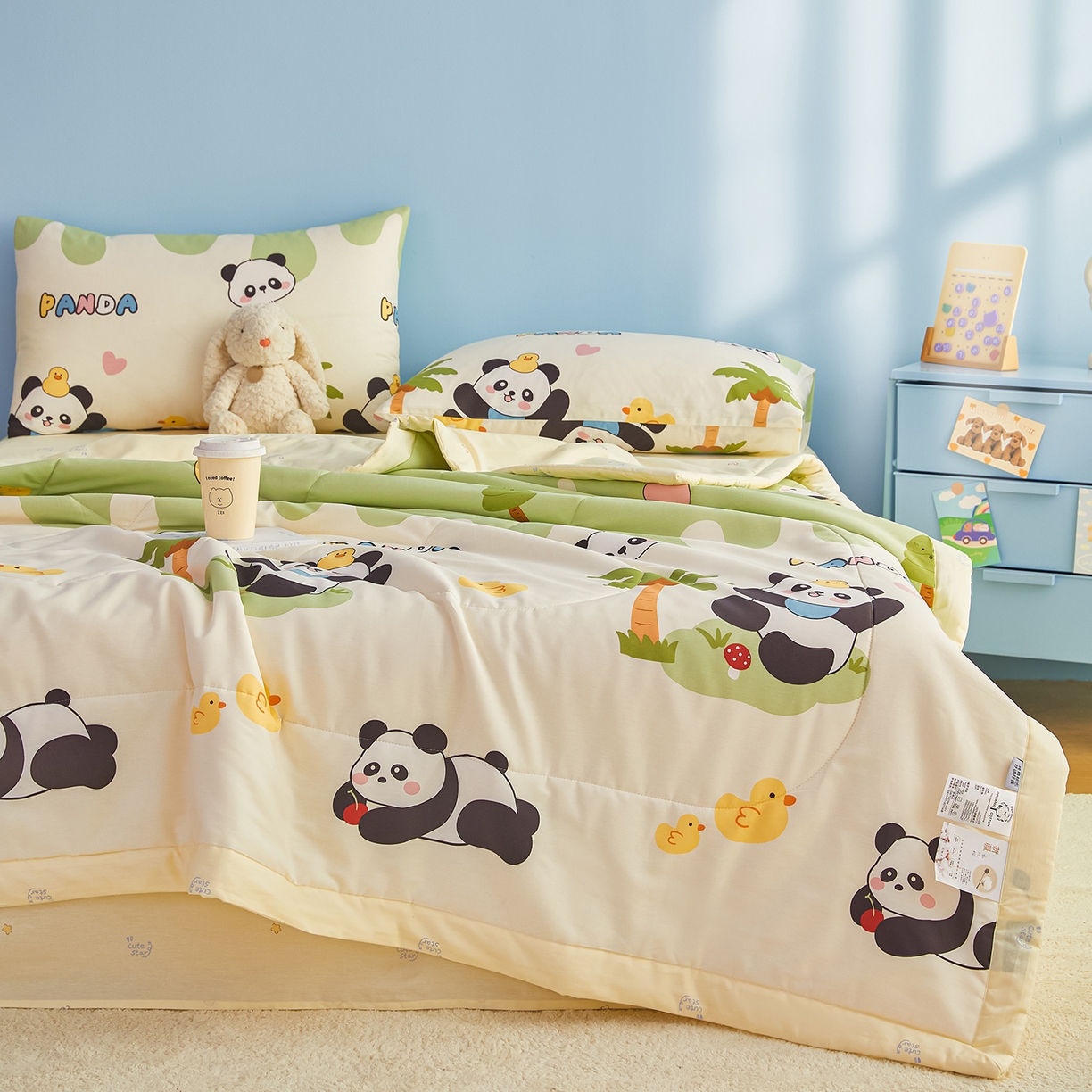 91家纺网 家纺一手货源 找家纺 尊妙被业 2026年新款全棉纯棉印花100%棉花夏被四件套被子被芯-卡通风 熊猫戏水-绿