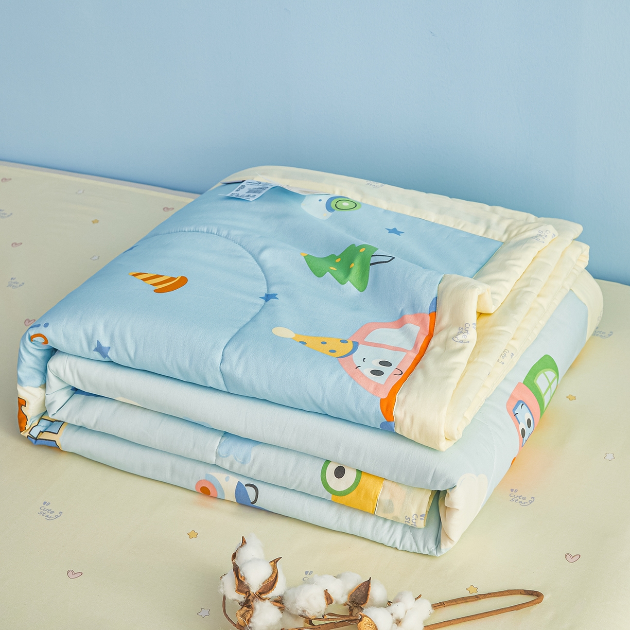 91家纺网 家纺一手货源 找家纺 尊妙被业 2026年新款全棉纯棉印花100%棉花夏被四件套被子被芯-卡通风 云朵车行