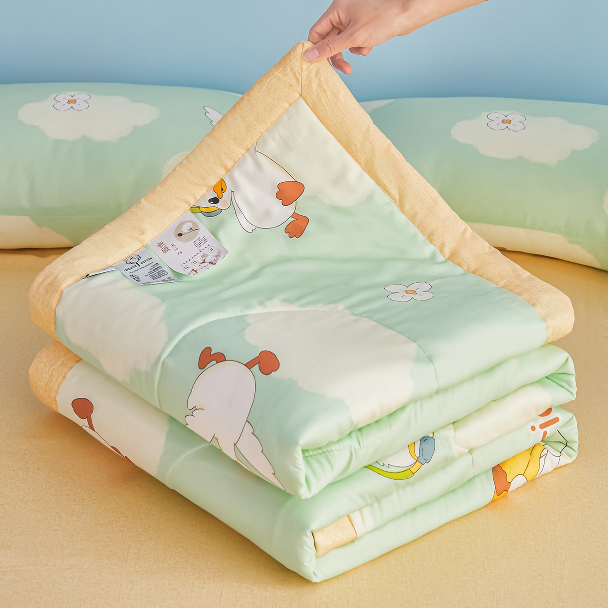 91家纺网 家纺一手货源 找家纺 尊妙被业 2026年新款全棉纯棉印花100%棉花夏被四件套被子被芯-卡通风 可达鸭