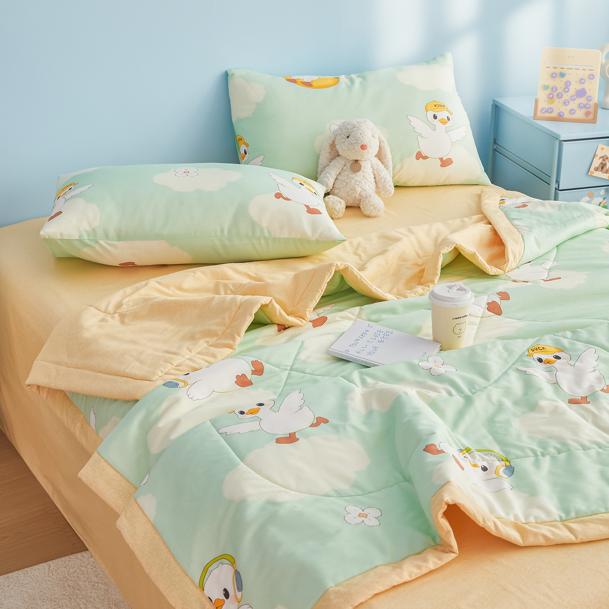 91家纺网 家纺一手货源 找家纺 尊妙被业 2026年新款全棉纯棉印花100%棉花夏被四件套被子被芯-卡通风 可达鸭