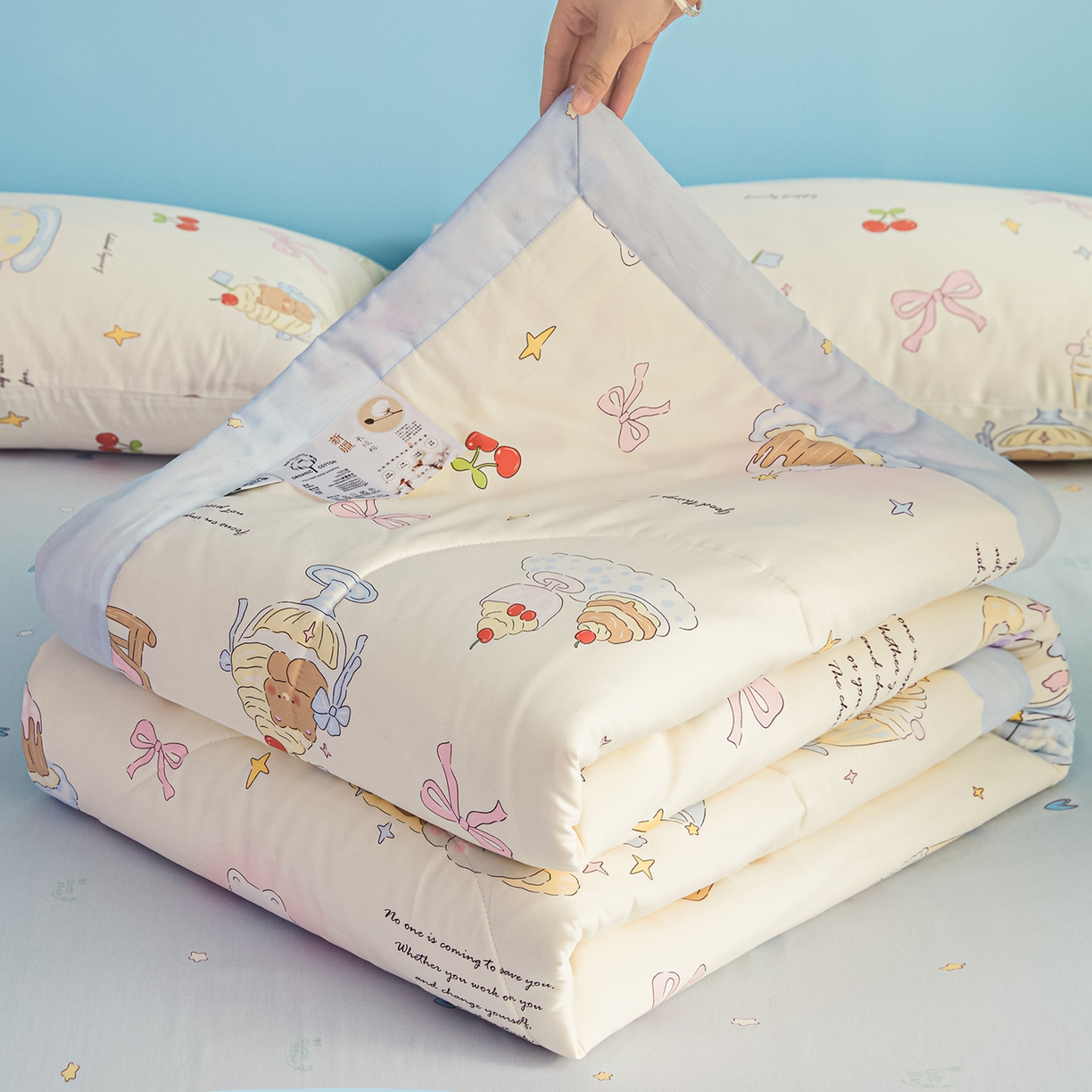 91家纺网 家纺一手货源 找家纺 尊妙被业 2026年新款全棉纯棉印花100%棉花夏被四件套被子被芯-卡通风 蜜罐物语