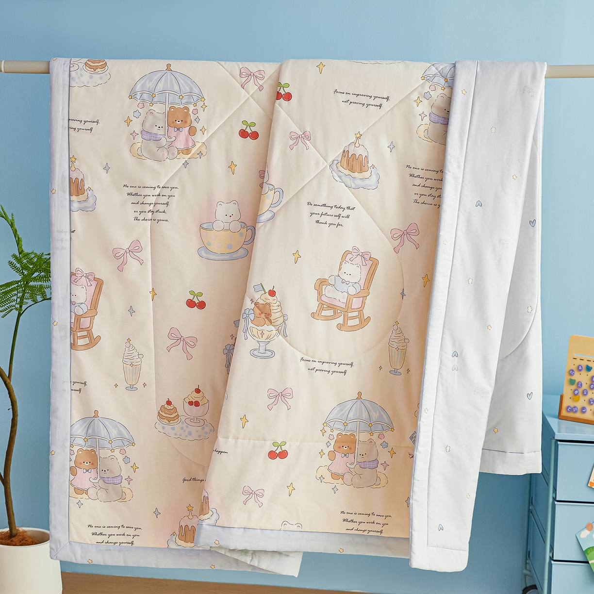 91家纺网 家纺一手货源 找家纺 尊妙被业 2026年新款全棉纯棉印花100%棉花夏被四件套被子被芯-卡通风 蜜罐物语