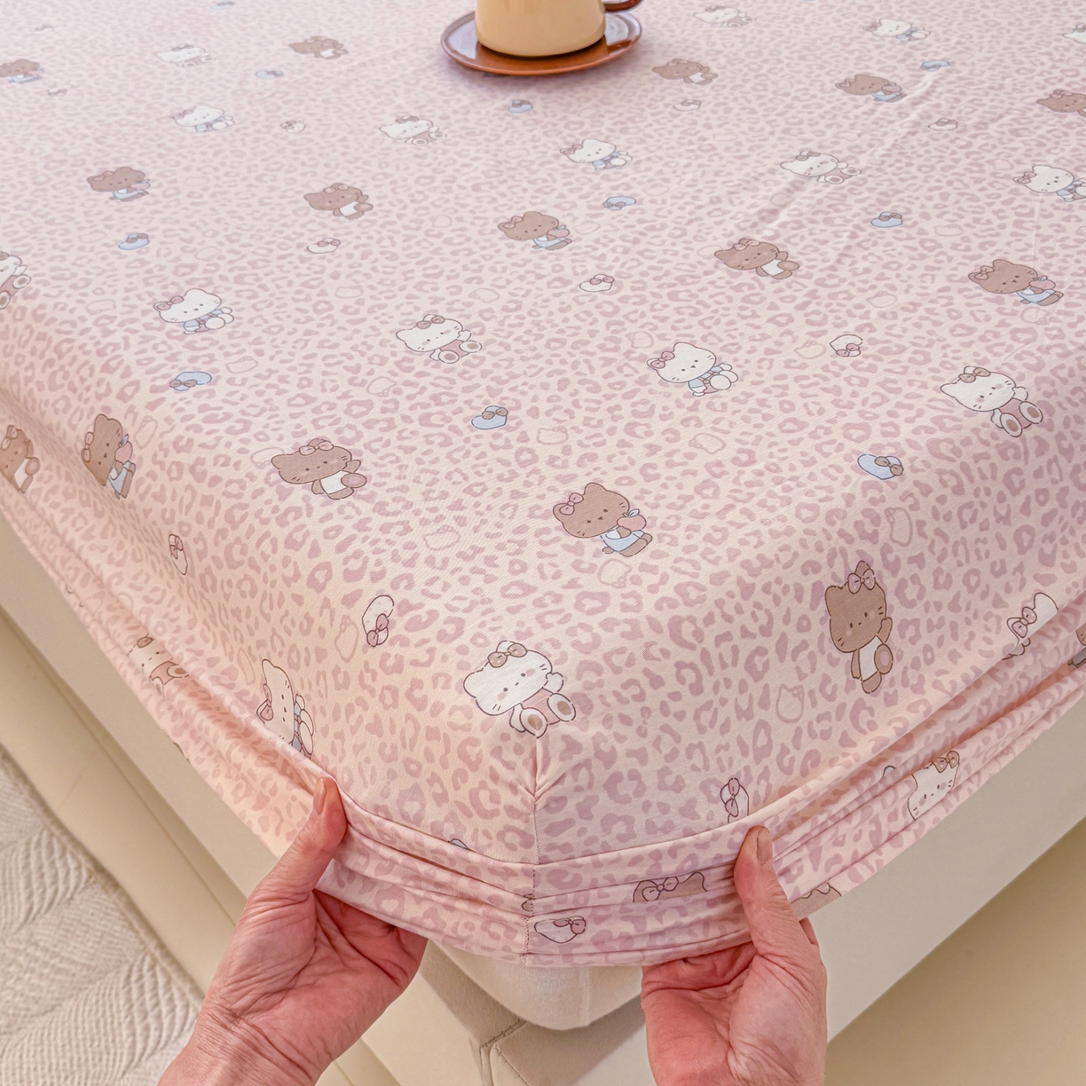 91家纺网 家纺一手货源 找家纺 安逸家纺 2026新款全棉纯棉印花12868系列-床笠单件单床笠 豹纹KT粉