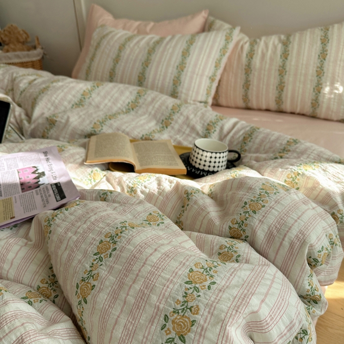 91家纺网 家纺一手货源 找家纺 六巷胡同 2026新款韩系INS博主风40S全棉色织提花四件套 弥花集-粉