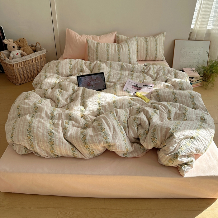 91家纺网 家纺一手货源 找家纺 六巷胡同 2026新款韩系INS博主风40S全棉色织提花四件套 弥花集-粉