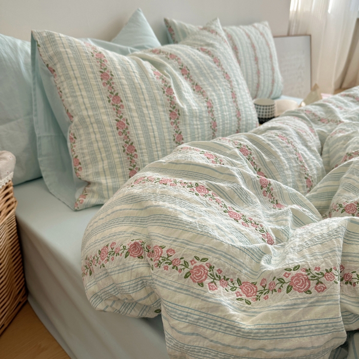 91家纺网 家纺一手货源 找家纺 六巷胡同 2026新款韩系INS博主风40S全棉色织提花四件套 弥花集-蓝