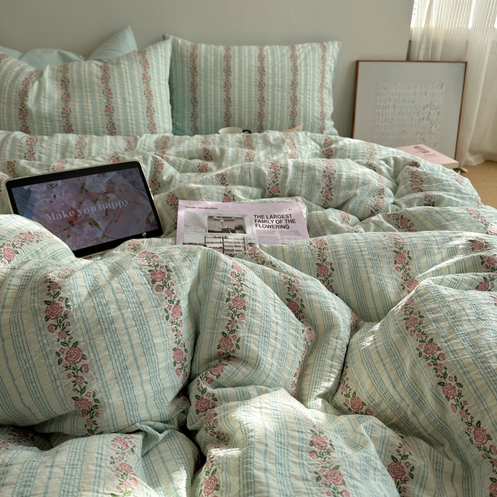 91家纺网 家纺一手货源 找家纺 六巷胡同 2026新款韩系INS博主风40S全棉色织提花四件套 弥花集-蓝