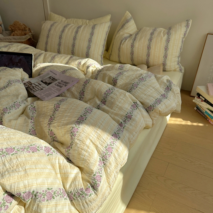 91家纺网 家纺一手货源 找家纺 六巷胡同 2026新款韩系INS博主风40S全棉色织提花四件套 弥花集-黄