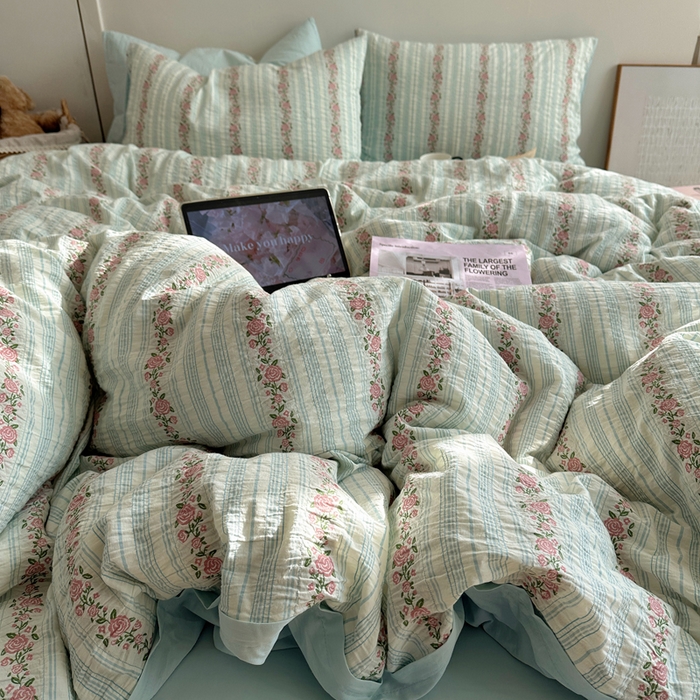 91家纺网 家纺一手货源 找家纺 六巷胡同 2026新款韩系INS博主风40S全棉色织提花四件套 弥花集-蓝