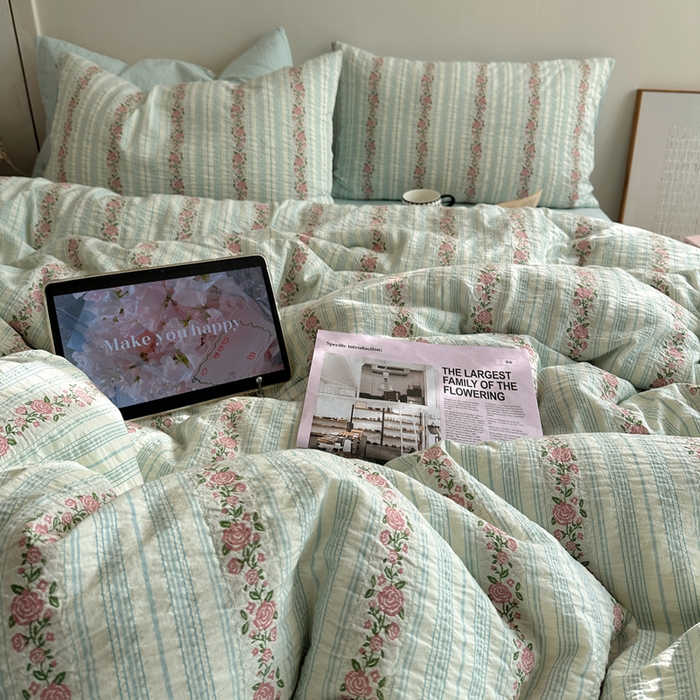 91家纺网 家纺一手货源 找家纺 六巷胡同 2026新款韩系INS博主风40S全棉色织提花四件套 弥花集-蓝