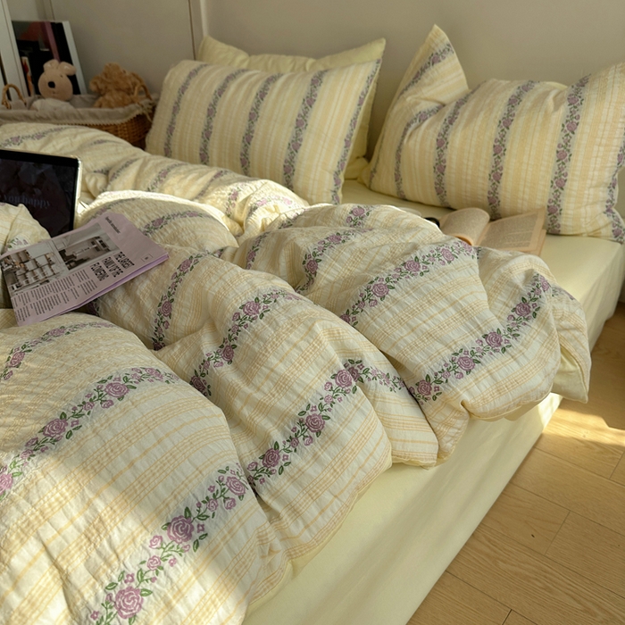 91家纺网 家纺一手货源 找家纺 六巷胡同 2026新款韩系INS博主风40S全棉色织提花四件套 弥花集-黄