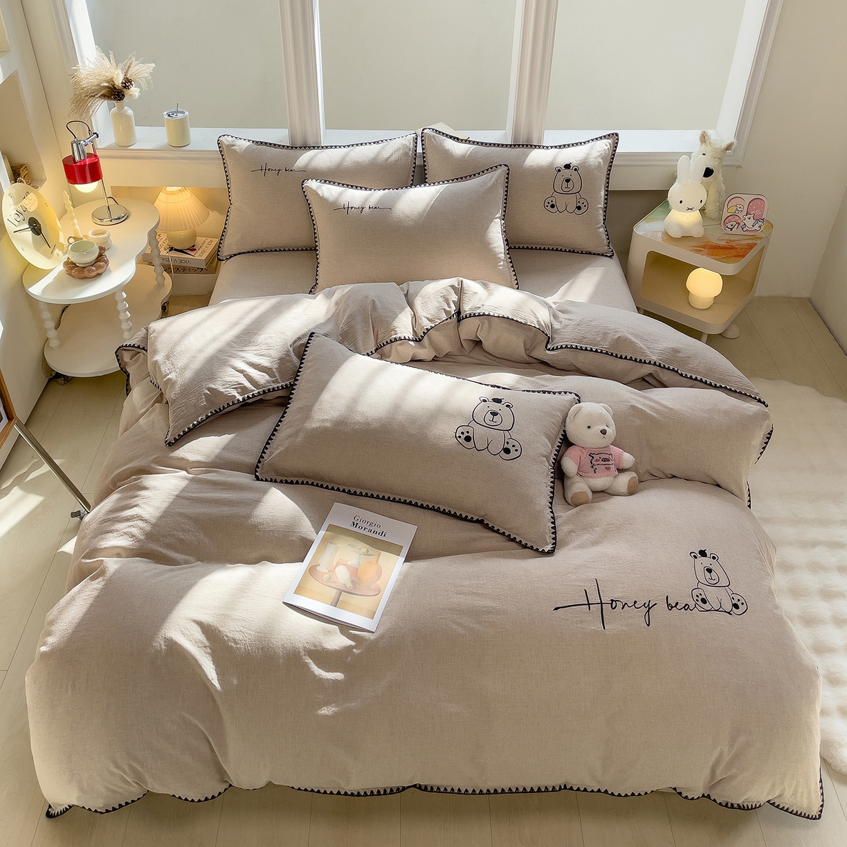 91家纺网 家纺一手货源 找家纺 炫拼家纺 2026新款A类棉麻刺绣卡通贝壳边四件套-布鲁系列 布鲁-小熊