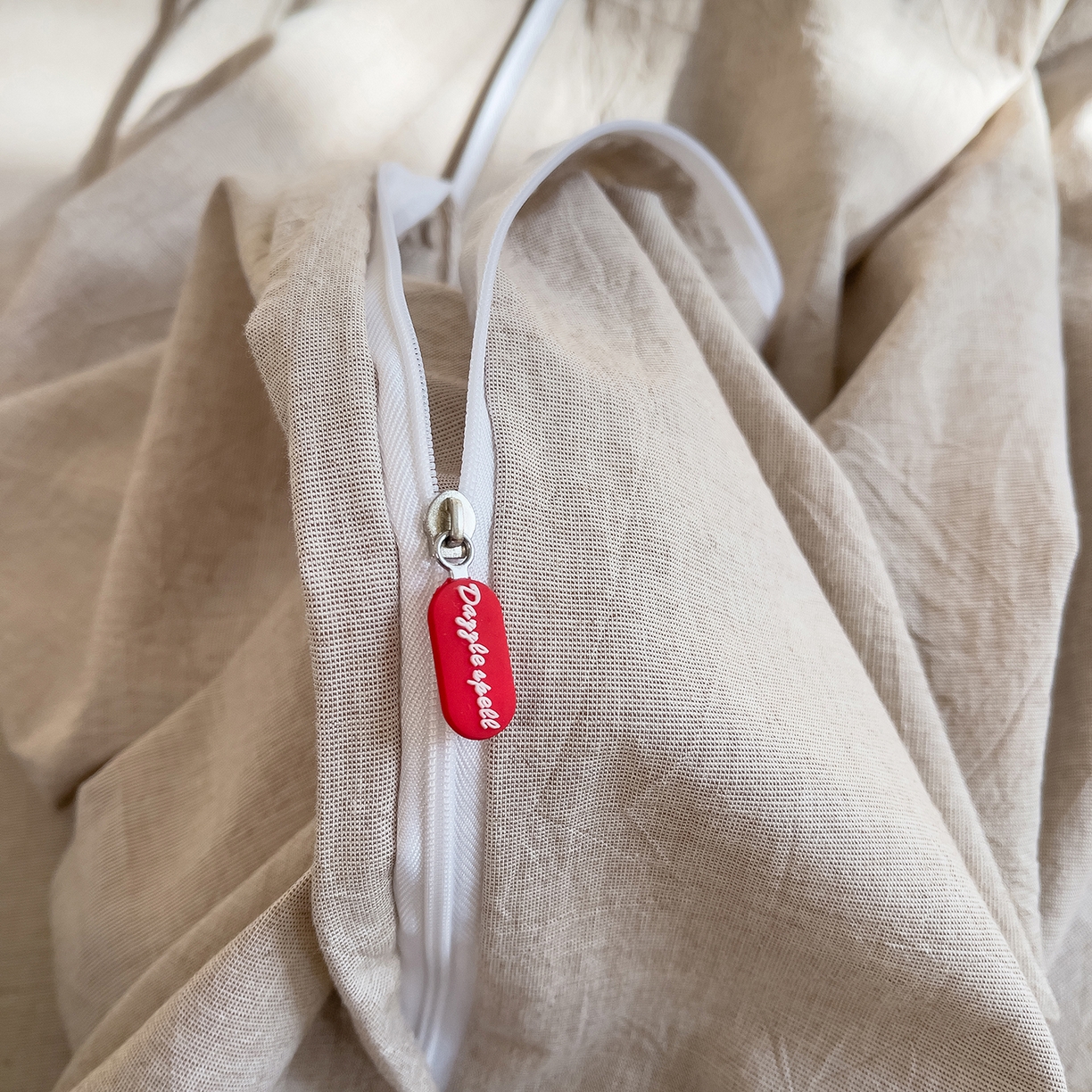 91家纺网 家纺一手货源 找家纺 炫拼家纺 2026新款A类棉麻刺绣卡通贝壳边四件套-布鲁系列 布鲁-小熊